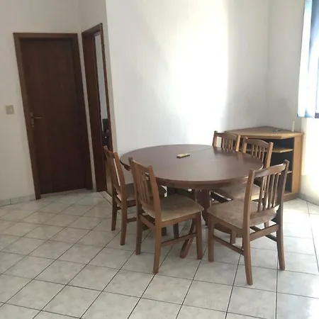 Apartment With Private Parking Baska Voda